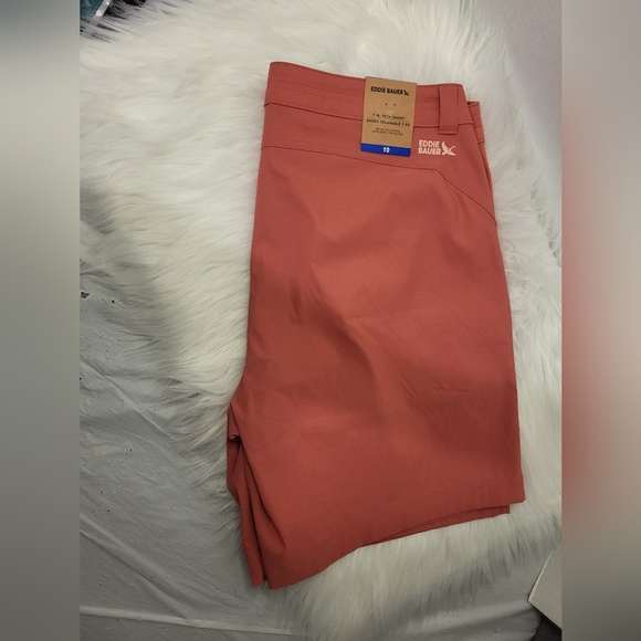 NEW- Eddie Bauer Women's Coral Cargo Shorts, Size 10 (32) - Picture 8 of 8